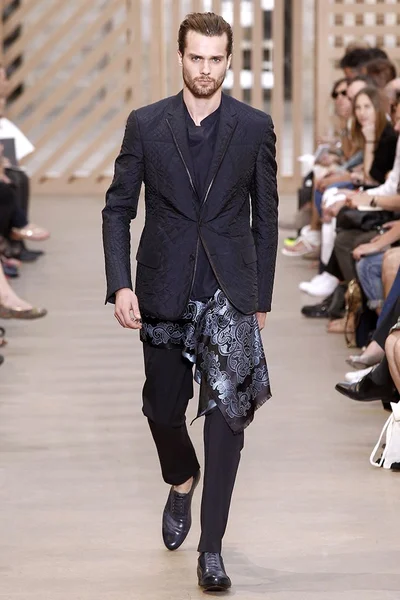 Look 45